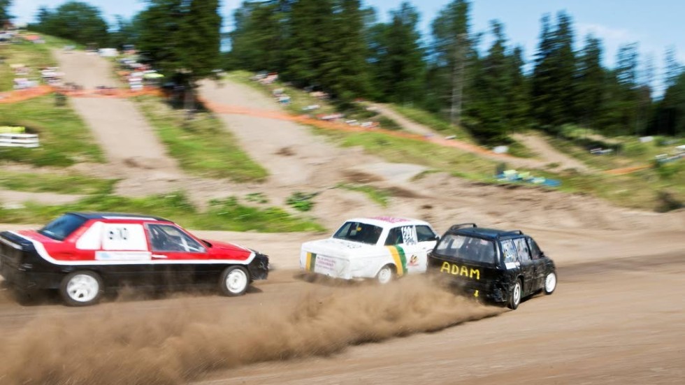 De körde så det rök när Folkracefestivalen startade.