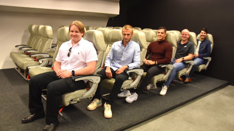Här är de fem första eleverna vid Geen Flight Academy i Skellefteå, fr v Mikhail Ulupov, Australien, Victorien Anne, Frankrike, Aki Häkkinen, Finland, Jeroen Gort, Nederländerna, och Jai Shaktawat, Tyskland.