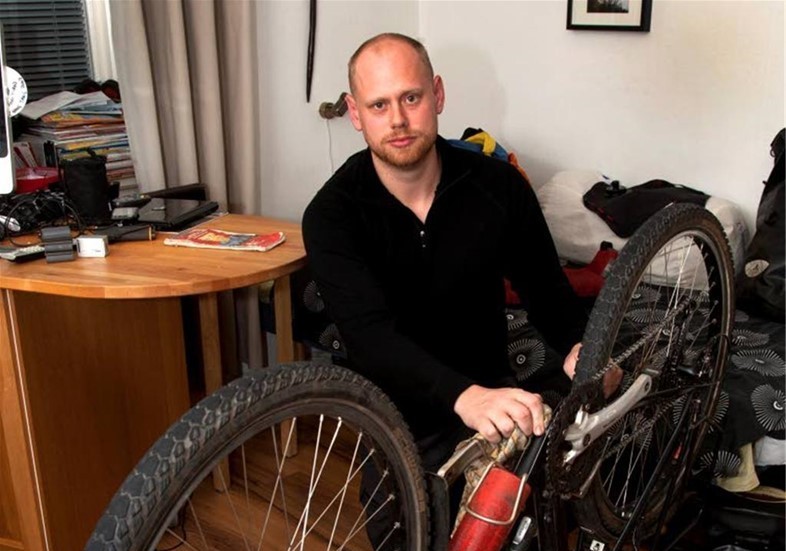 Daniel Peterson, Västervik ska ge sig ut på en längre cykelfärd i Afrika för fjärde gången. Den här gången blir det "bara en kortare tur på 300 mil i södra Afrika".