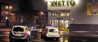 Pistolman rånade Netto i Hageby