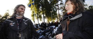 Tobias strålade ikapp med motorcyklarna