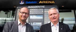 Saab arenas skylt avslöjas