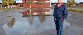 Parkering har förvandlats till oönskad swimmingpool