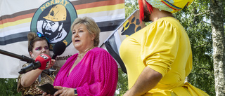 Statsminister Solberg gav pridepris i Oslo