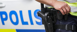 Fängelse för att ha försökt köra på polis