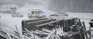 Många trafikolyckor i snökaoset