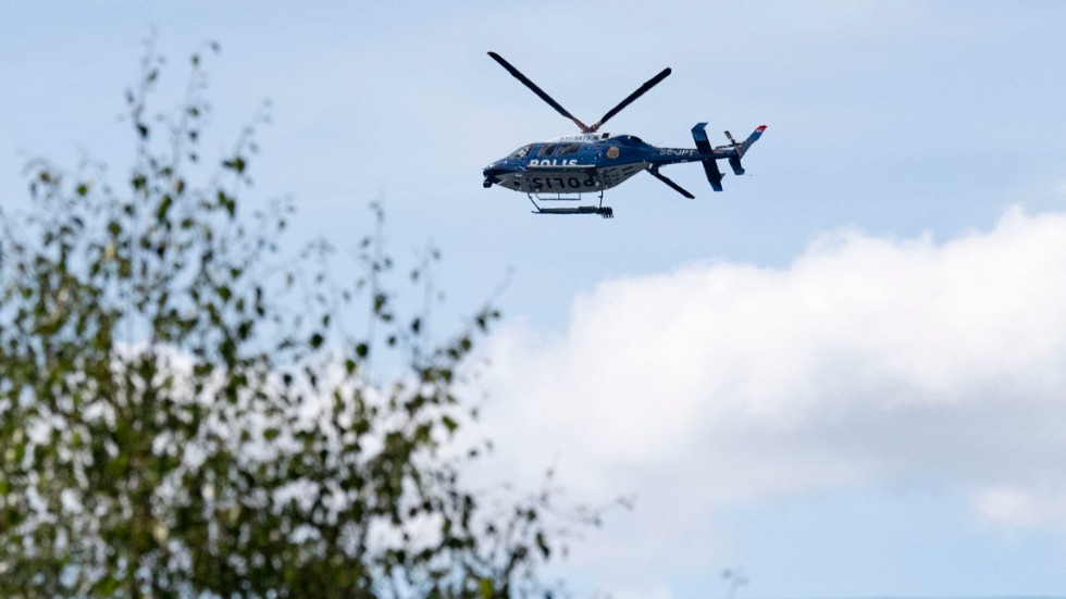 Polisen skadades i samband med en övning där han skulle fira ner sig från en helikopter. Arkivbild.