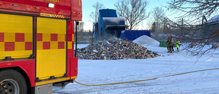 Sopbil började brinna under färd i Katrineholm