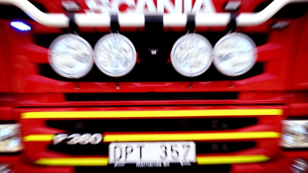 Räddningstjänsten har larmats om en utomhusbrand.