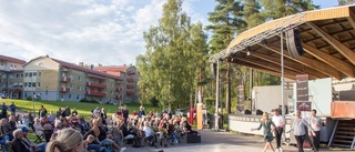 Pessimister bjöd på skrattfest i parken