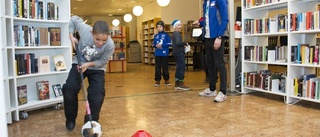 Fullt ös på biblioteket