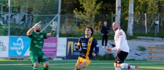 Skandalscener på fotbollsmatch