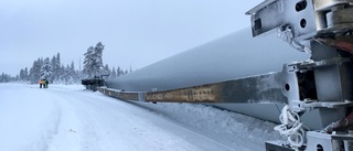 Vindkraftsdelar kan köras genom byn