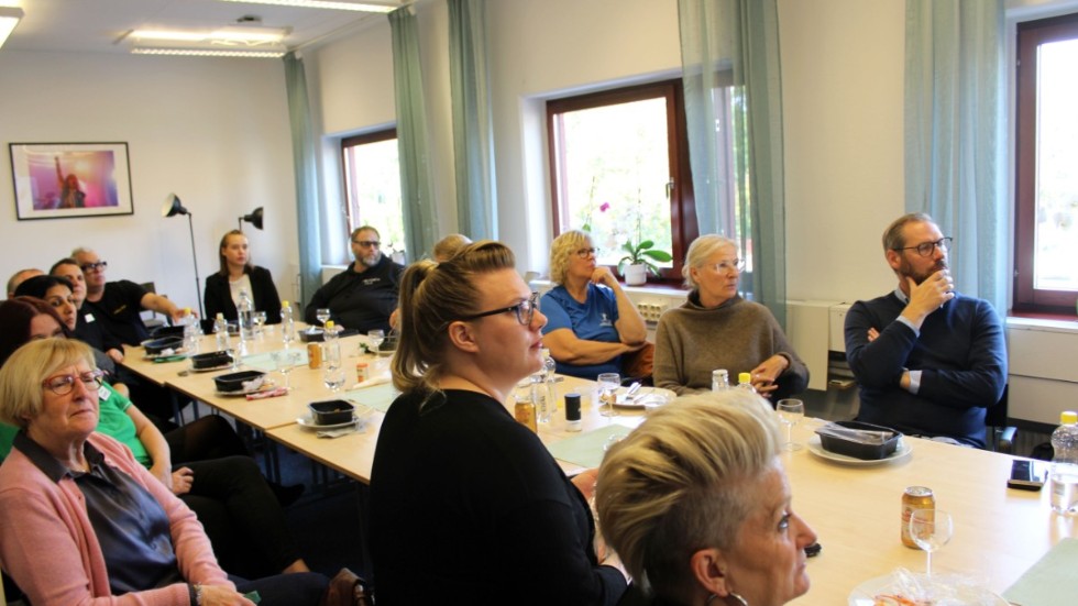 Många lyssnade på föreläsningen i Tillväxt Finspångs lokaler.