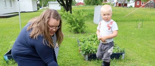 Livsfarliga pilar där barnen leker