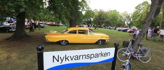 Parken fylldes av fordon