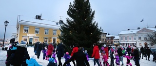 BILDEXTRA: Julen dansades ut på torget