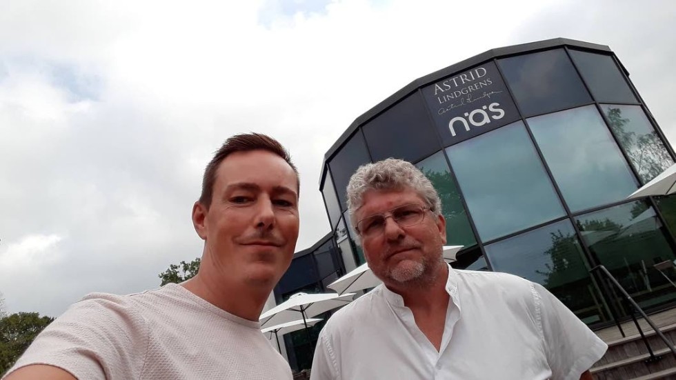 Kaj Raving är riksdagskandidat, Peter Fjällgård kandiderar till kommunfullmäktige. "Rikspolitiken och det lokala hör nära ihop" säger de.