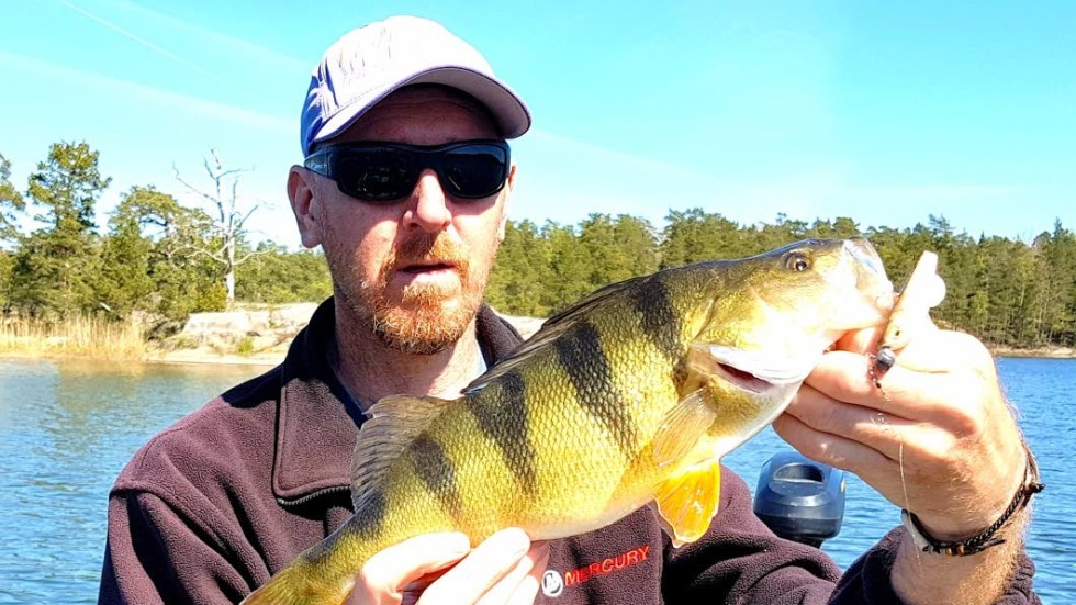Johan Skoglund säger att det är variationen i fisket som gör Tjust skärgård till en spännande plats att fiska i.