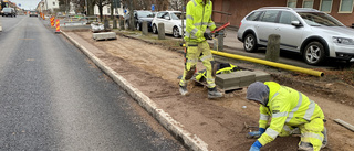 Stor trafikpåverkan – när trafiktäta sträckan i Motala asfalteras