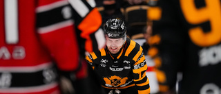 Skellefteå AIK-forwarden stängs av – efter slashing i rivalmötet