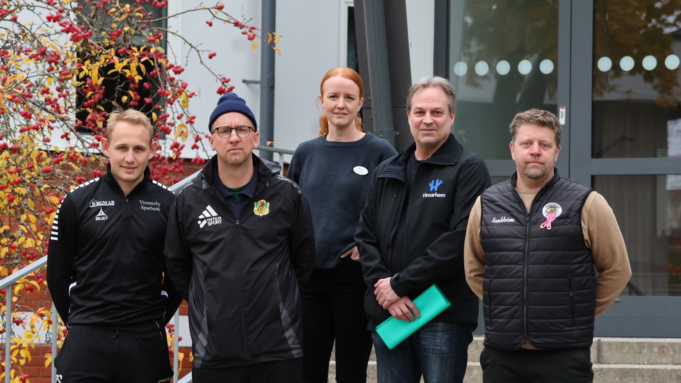 F.v. idrottsläraren Petter Sandberg, David Lindgren (Vimmerby IF), Caroline Wohlfart (rektor), Lars Sandberg (ordförande BUN), Pelle Johansson (sportchef VH). Hela gänget är på olika sätt involverade i den kommande LIU-satsningen på gymnasiet.