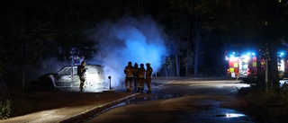 Bil i Gottsunda förstördes efter nattbrand