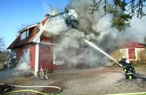 Brand i villa - två skadade