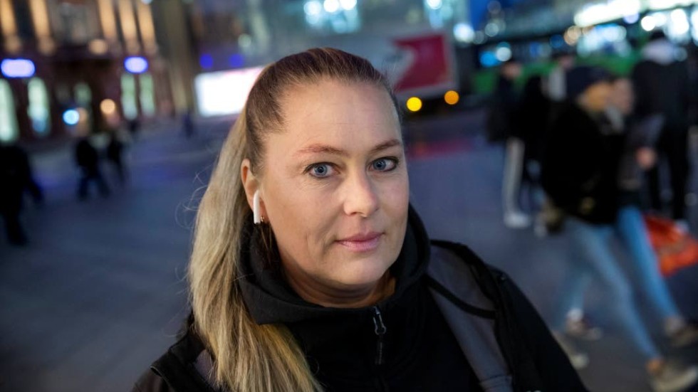Hilde Wiberg, chef på Ungdomsjouren i Uppsala, uppmanar alla att anmäla brott så att civilsamhälle och myndigheter tillsammans jobbar mot problemet.