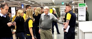 BILDEXTRA: Ingvar Kamprads besök på Ikea i Uppsala