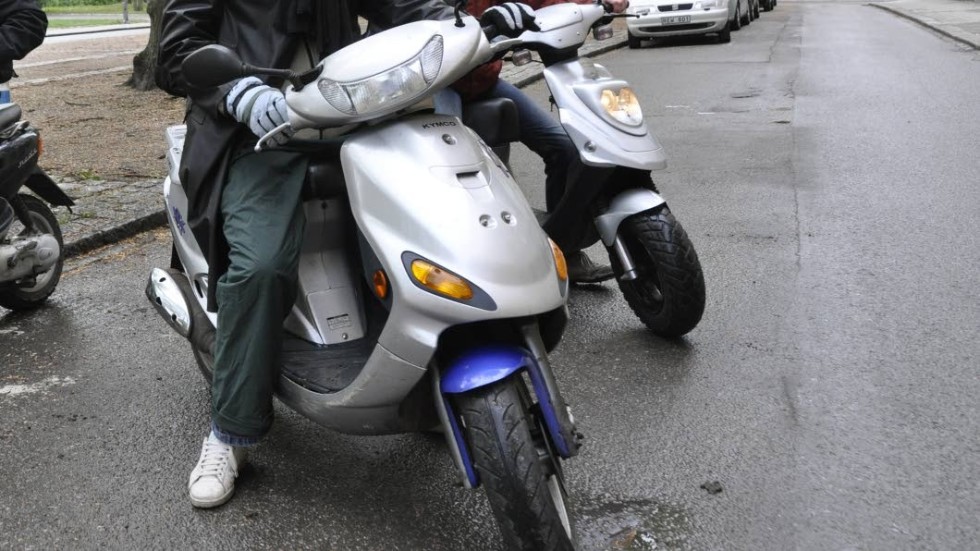 Polisen kommer att hålla ytterligare förhör med både den misstänkte mopedföraren och med vittnen som var på platsen. Bilden är tagen i ett annat sammanhang. 