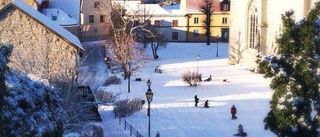 Kvinna slagen och förföljd utanför domkyrkan 