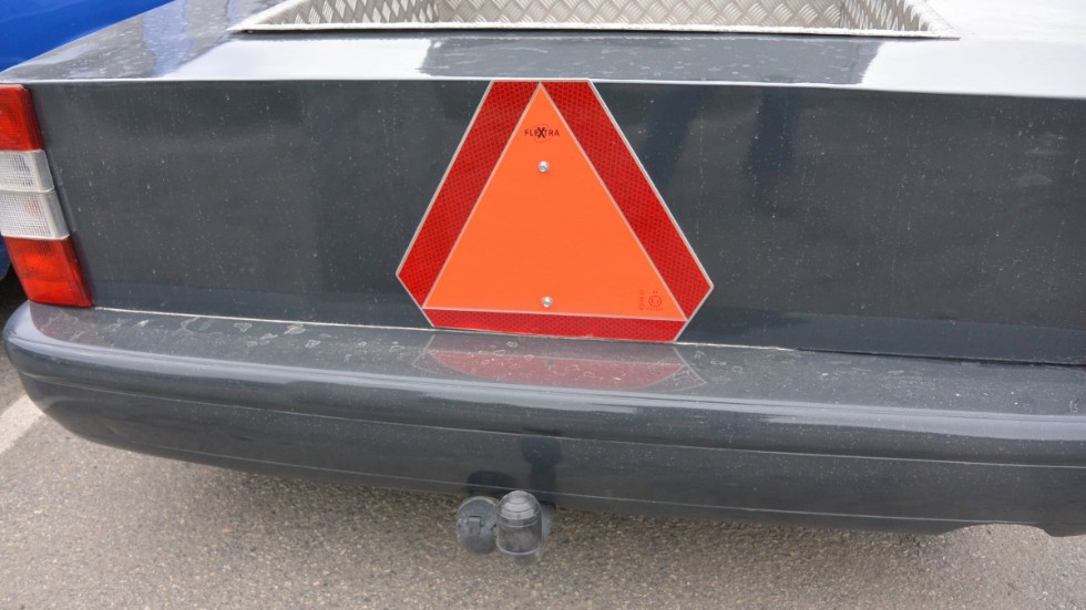 Moped och A-traktor är bra transportmedel för ungdomar men alla har inte koll på vad som gäller, menar polisen. 