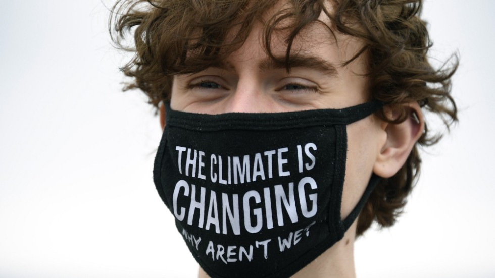 Coronapandemin kan lära oss viktiga läxor om hur vi bör se på och hantera klimatkrisen. 