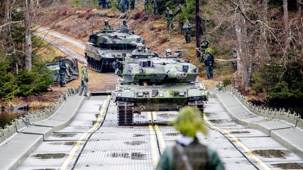 Att låta alkohol- och tobakskatten finansiera militären är ett dåligt förslag, menar skribenten. 