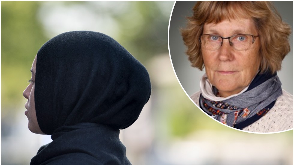 "Jag ser flickor i mörkbrunt och svart, mörkblått och mörkgrått numera. Färgerna har försvunnit, det har förändrats successivt under åren", säger Kerstin Soläng, rektor på Fristadsskolan.