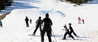 Äntligen dags för slalom – familjebacken på Lindbäcksstadion öppnar