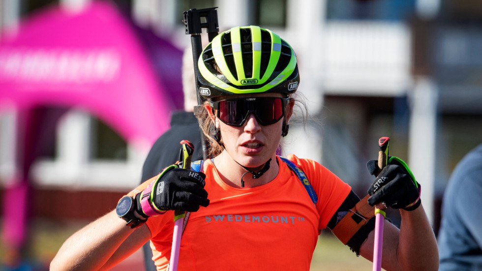 Elvira Öberg tog i SM i rullskidskytte