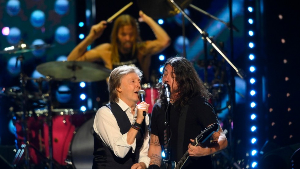 Paul McCartney och Dave Grohl vid ceremonin. Arkivbild.