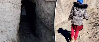 9-åriga flickan tvingas bo i en grotta