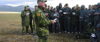 Nu lämnar garnisonspastor Helge sin stora försvarsfamilj