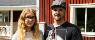 Köpte hus i byn: "Långt bort men ändå nära"