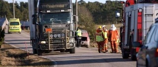 Stort pådrag efter bilolycka