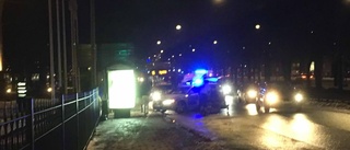 En till sjukhus efter knivslagsmål