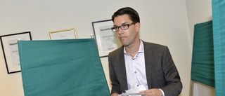 Här röstar partiledarna