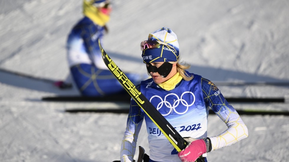 Frida Karlsson slutade femma i OS-premiären i skiathlon. Efteråt stoppades hon från att ge intervjuer, bland annat på grund av kylan.