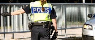 Körde mer än tre gånger för fort på 50-väg • Förare stannade inte för polisen