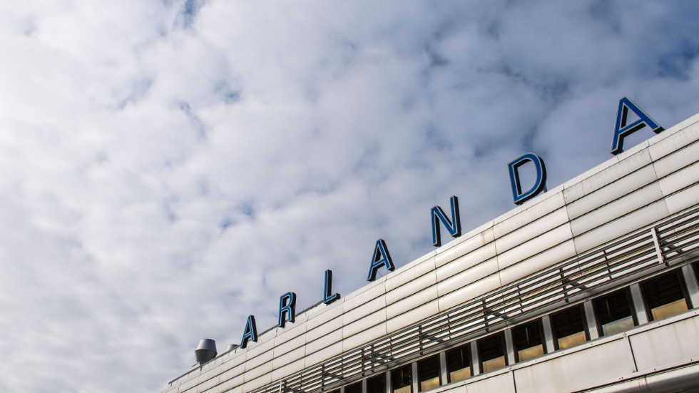 Teknisk utrustning som beställts till Arlanda kan ha inbyggda system som möjliggör övervakning från Kina, enligt en rapport som Aftonbladet tagit del av.