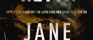 Hemvändande, hat och hemsk hetta – Jane Harpers debut är fängslande