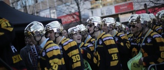 Knökfullt när AIK firades på torget